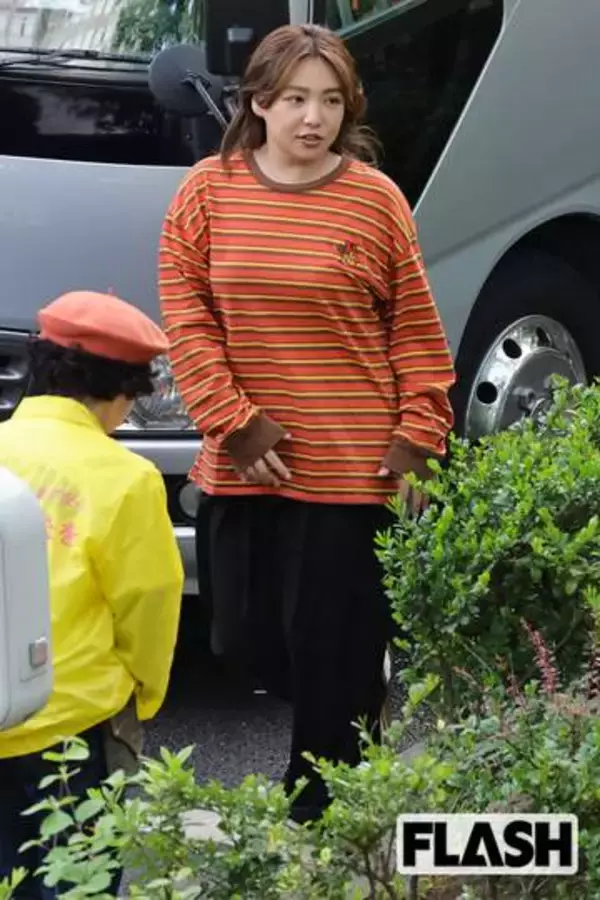 野呂佳代　超真剣「ロケ弁選び」の瞬間をキャッチ！“二番手”まで登り詰めた売れっ子女優も“食欲”だけは変わらない