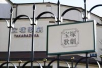 宝塚歌劇団が“容認”してきた敷地内撮影「禁止」通達…SNS時代で崩れた“マナー”に「残念」ファンの嘆き