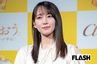 吉岡里帆、映画で黒柳徹子役に…そっくりビジュアルに大反響、本人からの“ご指名”で発声を猛勉強