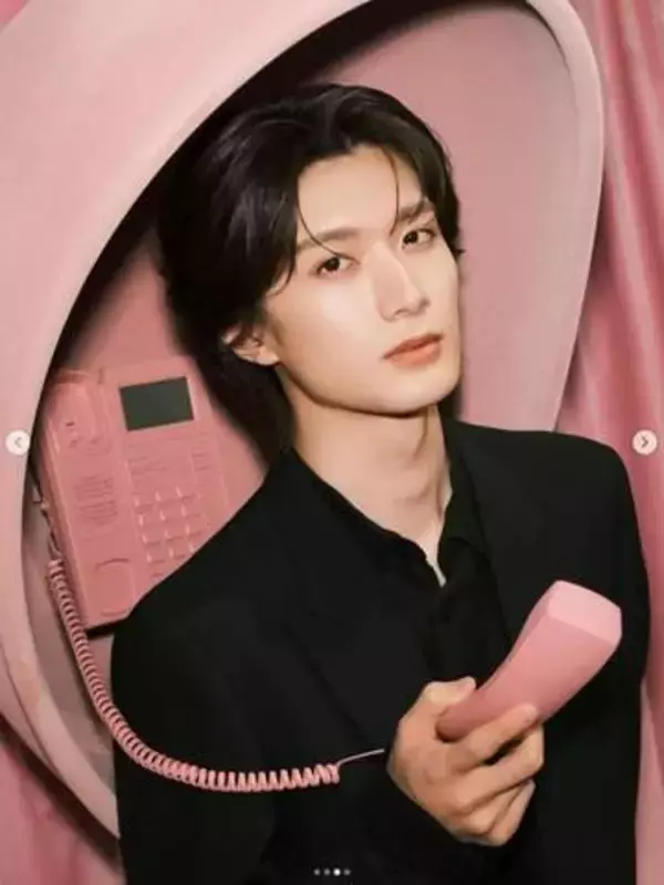 M!LK・山中柔太朗、佐野勇斗と“全身金ピカタイツ”で100万人突破報告「事務所OK出たんや」アイドルらしからぬビジュに騒然