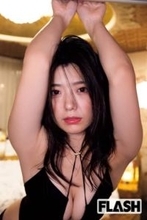 理系女子・山田かなの意外な趣味「アクアリウムやテラリウムを作って熱帯魚やイモリを飼っています」