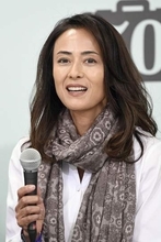 後藤久美子“ヒゲ男装の麗人”姿に「めちゃくちゃかっこいい」寄せられる驚きの声