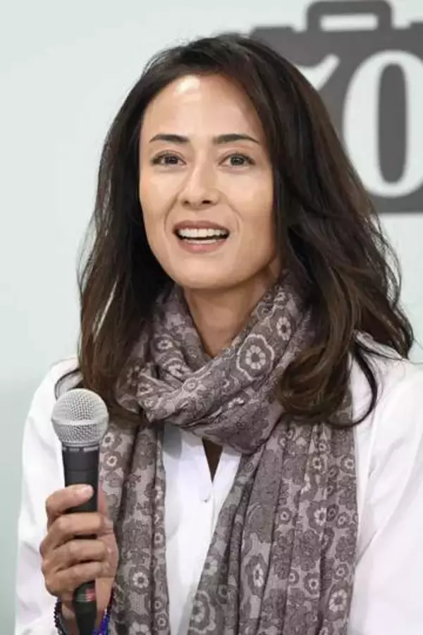 後藤久美子“ヒゲ男装の麗人”姿に「めちゃくちゃかっこいい」寄せられる驚きの声