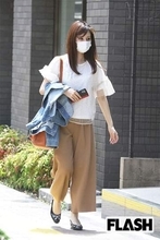 フジ・堤礼実アナ、報道番組で“膝出しミニワンピ”に議論勃発　SNSは女性アナの“ファッションコーデ”状態に