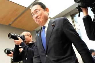 長嶋一茂、裏金問題で岸田首相を批判…当の首相は「納税の意味考えて」増税メガネの本領発揮