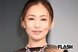 「松雪泰子、和服姿の『徹子の部屋』オフショット披露し変わらぬ美貌にファン感嘆…25歳息子も“俳優”になったことを明かす一幕も」の画像1