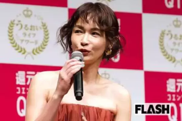 長谷川京子　ピチピチ紫ドレスで美魔女オーラ全開「この色気はすごい」47歳のケタ違いスタイルに絶賛
