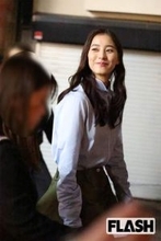 新木優子、食事中の「口ゆすぎ」「肘つき」発掘されて物議…“豪快完食” キャラとのギャップに広がる落胆ムード