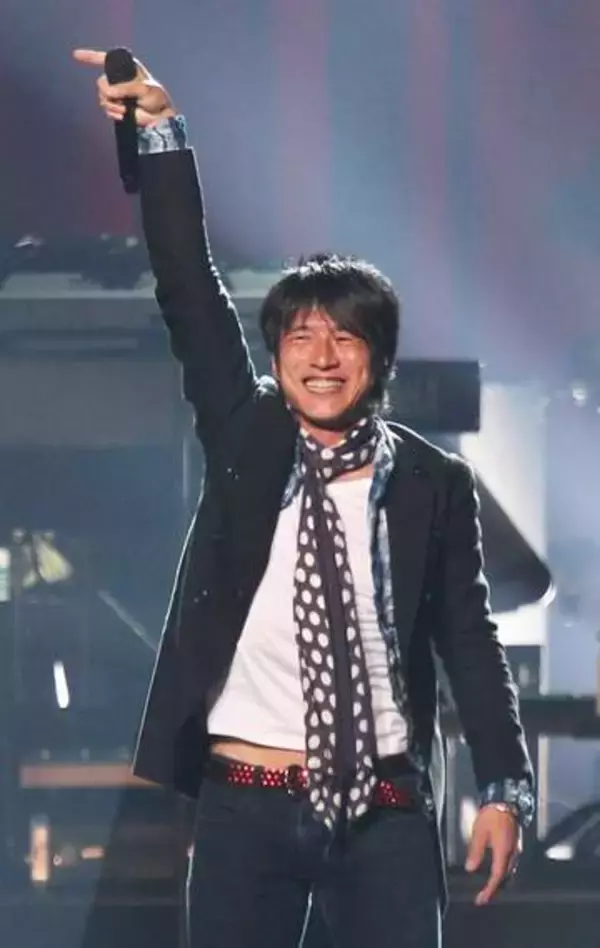 ミスチル・桜井和寿、メンバーと仲よし談笑姿…事務所の新副社長はナオト・インティライミの“大親友”