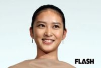 武井咲、YouTubeで見せた“ほぼすっぴん“ナチュラルメイク…「土屋太鳳っぽい」別人級の風貌に驚愕