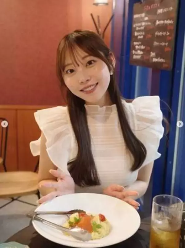 「元アイドル候補」福井テレビ若手女性アナ、“太もも全見せ”ミニスカ姿にSNS衝撃…“地元密着リポート”とのギャップに集まる支持