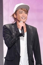 【金髪10：0分け＆舌ペロ】諸星和己、56歳の“イケイケ”ファンサ！あの盛り髪が再び