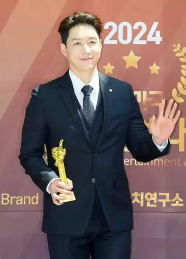 18歳年下日本人と結婚した韓国人俳優夫が炎上中…「激しく喧嘩する」過去発言が拡散され批判、“妻の表情”にも心配集まる