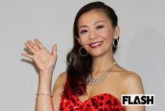 華原朋美、息子とのユニバ写真が“全編帽子”で「大丈夫？」波紋広がる…背景に昨年公開「30周年ツアー時」の変貌