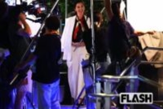 『じゃあつく』中条あやみ、大胆露出の真っ赤なドレスでファン魅了…勝男を翻弄する小悪魔サバサバ女社長がハマリ役