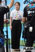 熱さ吹き飛ぶ！テレ朝・人気女子アナ2人の爽やか笑顔をキャッチ…SNSでアイドルさながらポーズ、“ベリーショート” 激変も