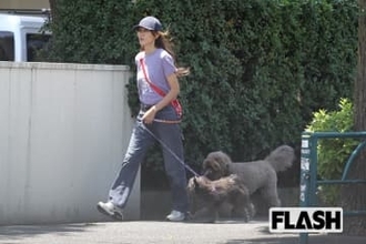 工藤静香、「カプセルトイ」“大はしゃぎ”の庶民派ぶりにファン歓喜…次女・Koki,は「6万円スリッパ」で際立つ“親子の違い”