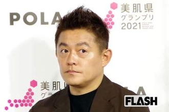 スピードワゴン井戸田の19歳年下妻、2児出産後の“ぬれ髪ビキニ姿”に反響　「結婚する気ある？」モテ男を射止めた“別れ宣告”