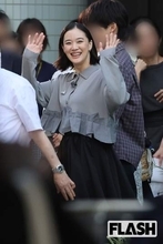 18年ぶり連ドラ主演・蒼井優が気合のファンサ！夫・山里亮太との“夫婦共演解禁”で狙う“ファミリー向けCM”