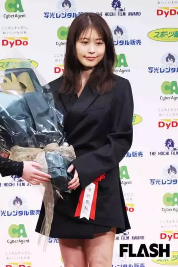 有村架純“黒髪イメチェン”で「北乃きいに見えた」の指摘続出『あまちゃん』から13年、加速する“清楚系”脱却