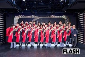 秋元康プロデュース「Cloud ten」、専用シアターで初日公演！目標は「30人全員で東京ドームに立つことです」