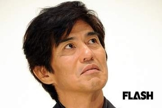 佐藤浩市、元ボクサーのSNSでの白髪姿に驚きの声…父も「若いころからほぼ真っ白」ドラマで黒髪からの“変化”話題に
