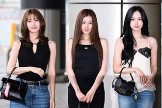 TWICE・ミナ、“胸元ギリギリ”ドレスに本人も思わず胸押さえる仕草連発…日本人メンバー3人に相次ぐ“過激衣装”指摘