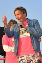 スリムクラブ真栄田賢も参戦…「豚まん」騒動の実業家が飲食店での「ごちそうさま」めぐる投稿でまたも炎上、議論の行方は