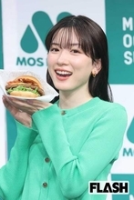 永野芽郁、映画祭で伊藤健太郎との間に指摘された “不自然な距離”…過去には共演俳優と “親密交流” も