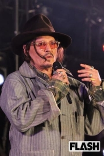 ジョニー・デップが着用して大反響 “コーン約指輪” を制作したアーティストが語る喜び「コーンなことあるのか！」