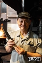 【最長寿企業・西日本編】1203年創業の熊本の刃物メーカー、1628年創立の佐賀の窯元…各県老舗が持つ “最先端” の技とは