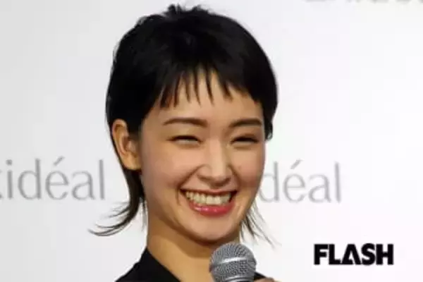 剛力彩芽 “金髪激変” に寄せられる驚き…ドラマ2作に出演中、プライベートも順調で “幸せオーラ” あふれる