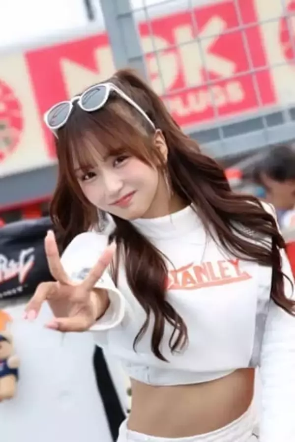 那須川天心vs井上拓真でラウンドガールをつとめた女性タレントがトレンド1位「世間に見つかり始めてる」時折浮かべた涙の意味