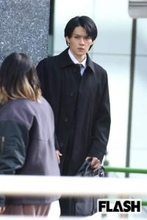 佐野勇斗、くるくるパーマへの激変に「ビジュよすぎる」ファン大絶賛!　ちら見せキャップの価格は15万円