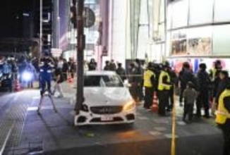 大みそかの新宿を大混乱させた「大ガード車両突っ込み事故」目撃者が語るドライバーの“不可解な行動”