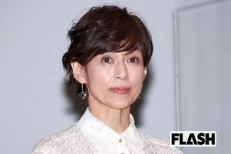 鈴木保奈美、“髪ボサボサ”の変顔ショットの“答え合わせ”にファン歓喜　女優業は順調も“元夫”の闘病生活については語らず