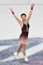 フィギュア団体「銀」の立役者・坂本花織「女子シングル金メダル」に立ちはだかる“米国”以上の強敵