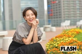 元ABCアナ・東留伽　黒ドレスのデコルテあらわで「年々お綺麗に」ファン歓喜…会社員時代に留学していたパリに再訪