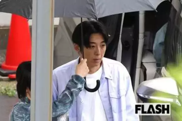 高橋一生、笑顔で臨んだ『リボーン』ロケ姿…ドラマウォッチャーの注目は“真逆の二役”が見せる「顔芸」