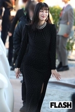 池田エライザ　競馬場で“ギリギリ”攻め衣装を披露！ボディラインくっきり姿に釘付け…期待高まる1月ドラマ