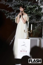 生見愛瑠　レトロキュートなウェイトレス姿にファン悶絶「これは反則です」女優業で示す存在感