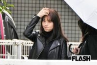 有村架純 “ベッド写真” 投稿”に飛び交うファンの憶測「誰といるの？」キンプリ髙橋海人と交際報道から2年、気になる恋の行方