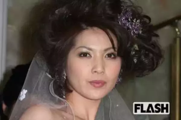 飯島直子、すっぴん写真が大反響…元祖“癒し系”女優が白髪も年齢の悩みも公言する“非若作り”路線で集める支持