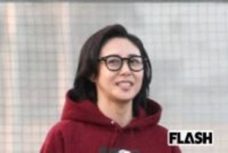 松嶋菜々子“ド派手パーカー”で「テレ朝初主演」ドラマロケから帰宅姿　夫婦そろってドラマ主演が発表、気になる“軍配”の行方