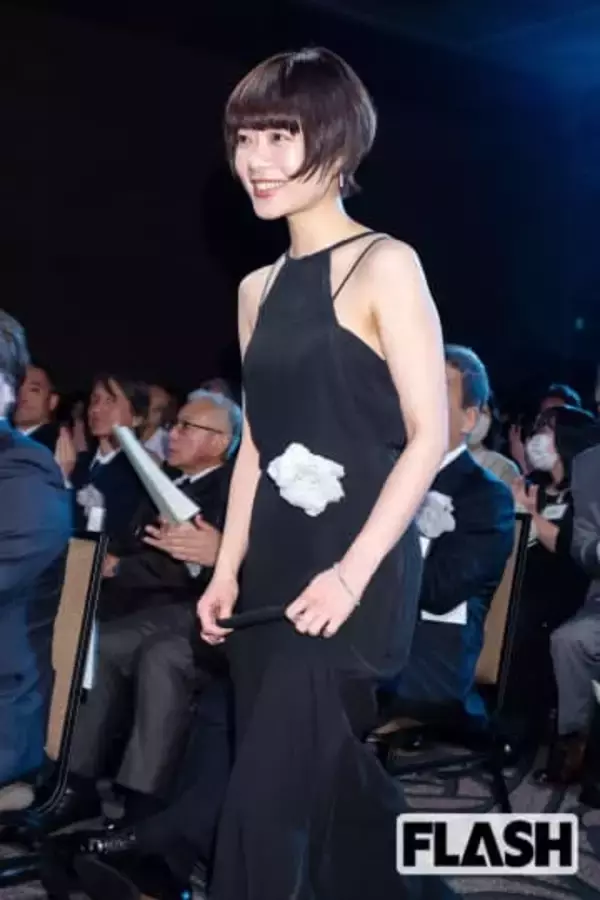 杉咲花『冬のなんかさ、春のなんかね』着用衣装が大反響…フリマアプリで多数出品、5万円超えで売れたアイテムも