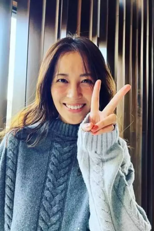 青木裕子、息子の入学式「目立たないで」の願いに“華やかコーデ”で参加「子の心親知らず」集まるツッコミ