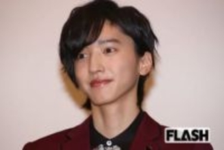 なにわ男子・道枝、“金髪”姿で女性共演者に「ドリンク差し入れ」…“国宝級イケメン”は来年引っ張りだこで飛躍の期待