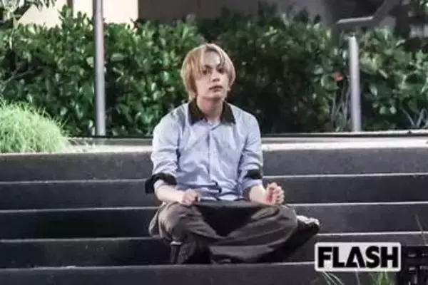 大西流星、黒髪マッシュから金髪センター分けの“別人級”激変ロケ姿…酷暑のなかで力を入れる俳優業