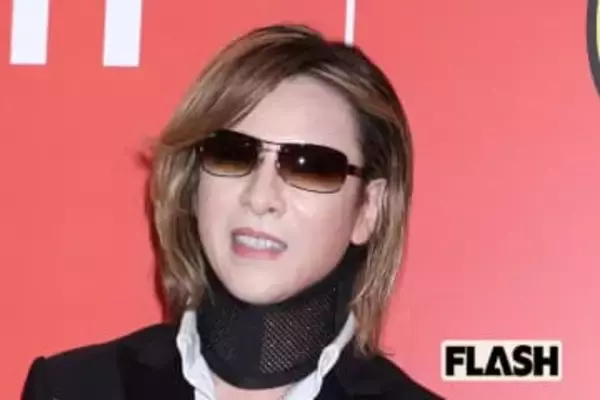 YOSHIKI、サウジアラビア公演の写真に「おしるこのようなもの」映り込んで指摘殺到…「調べておきます」と本人も反応