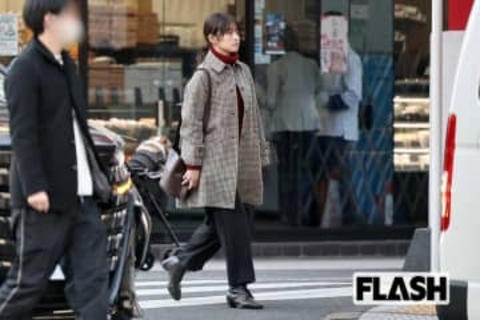 今田美桜、繁華街でわずか20分の “隠密” 撮影…『紅白』司会に配信ドラマと年末年始も続く「超多忙」